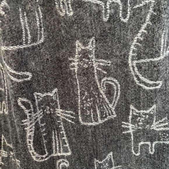 Warm scarf with cats - Picture 2 of 3